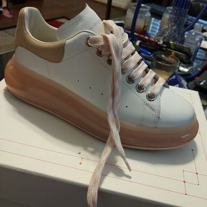 I’m Selling this brand new Alexander McQueens never been worn before.